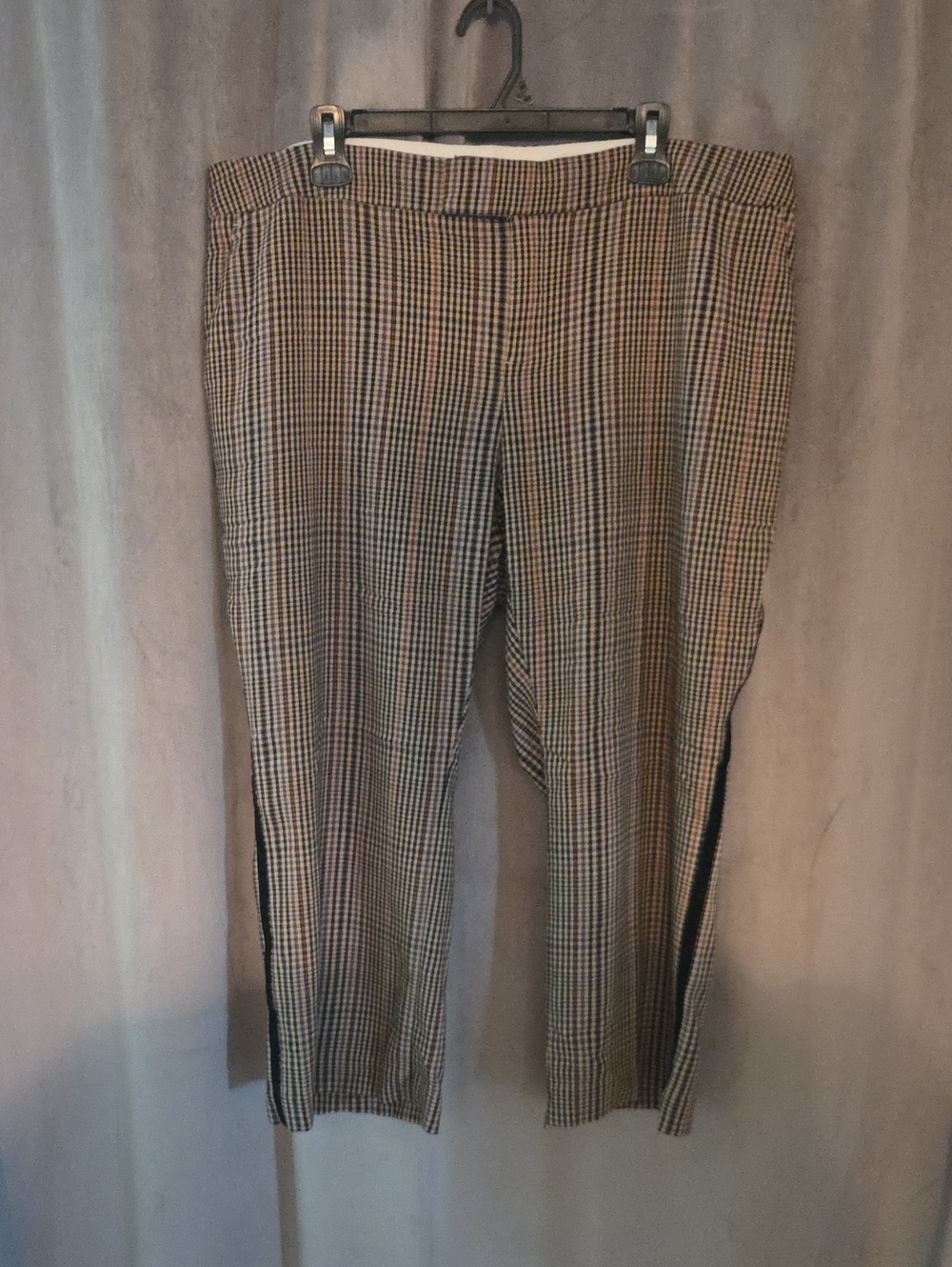 Lord & Taylor Size 16W Women's Plaid Capris in Brown and Black